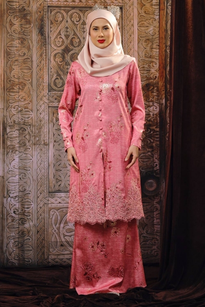 Raya Gaya Primadona - Malar